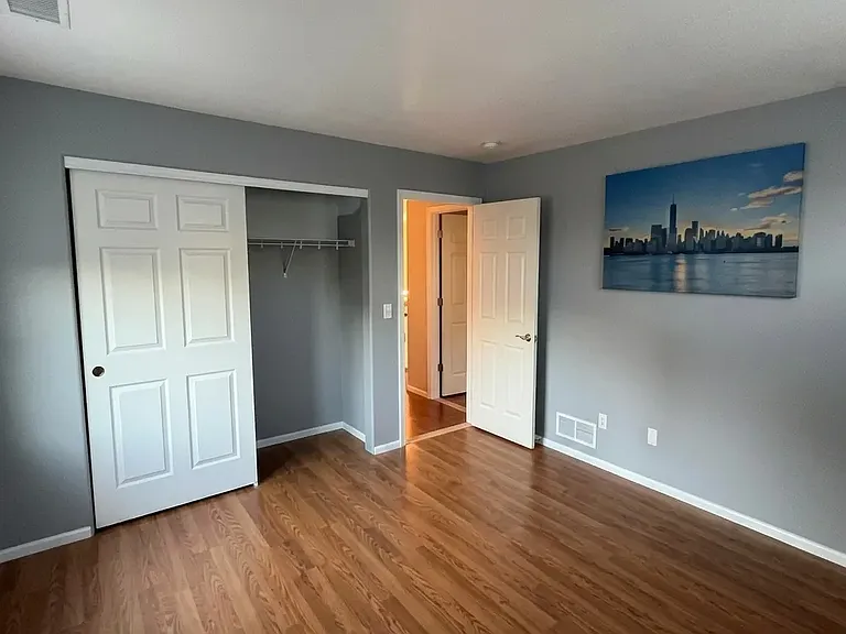 1202 E 100th Pl — Photo 2