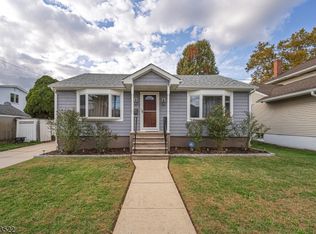 697 1st St, Secaucus, NJ 07094