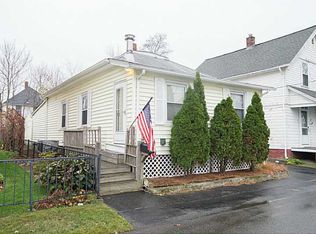 54 North St, Riverside, RI 02915