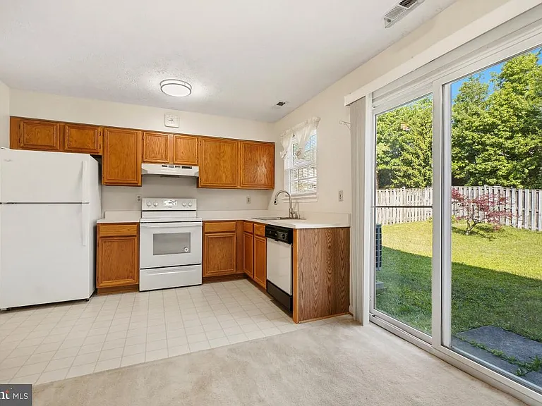 2 Chelmsford Ct — Photo 12