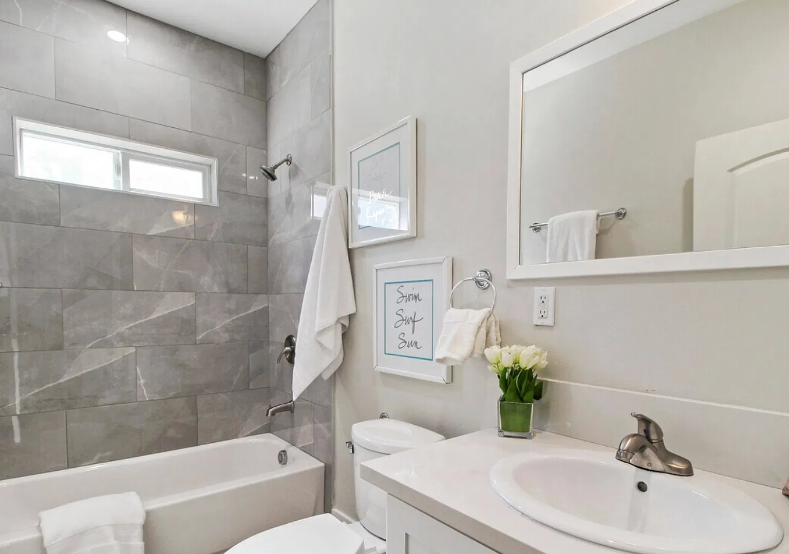 6841 Radford Ave — Photo 4