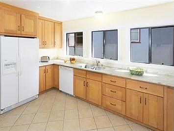 5th image of 3848 Midvale Ave