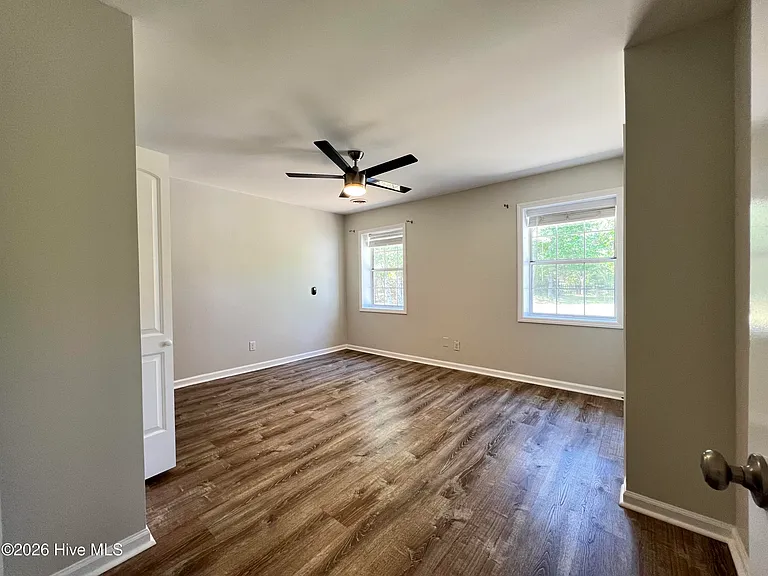 1093 Harbor Dr SW — Photo 12
