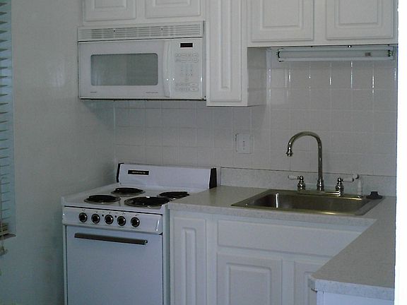2nd image of 219 S Glenwood Ave