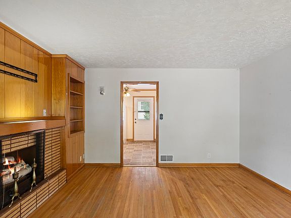 4th image of 720 N 30th St