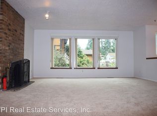 11737 5th Ave NE, Seattle, WA 98125