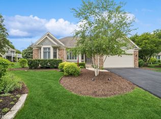 4 Biltmore Ct, Lake In The Hills, IL 60156