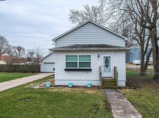 212 W Peoria St, Minier, IL