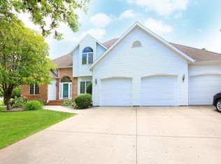 269 Grassy Hills Ln, Grand Forks, ND 58201