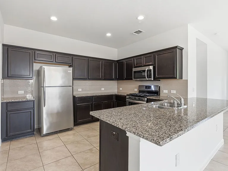 7121 Ranchito Dr — Photo 12