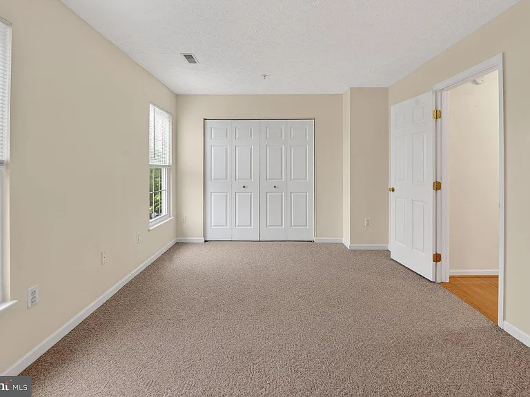 158 Glen View Ter — Photo 15
