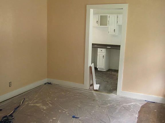 Dining room into kitchen