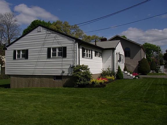 4th image of 11 Batchelder Ave