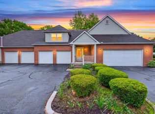 7042 Greensview Village Dr, Canal Winchester, OH 43110