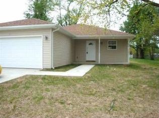 1913 N Lone Pine Ave, Springfield, MO 65803