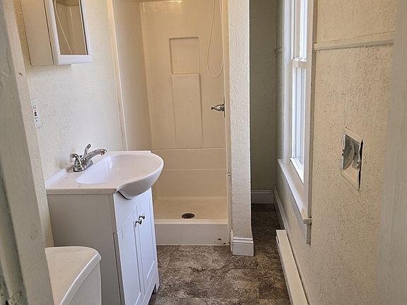 3rd image of 456-458 Page Blvd