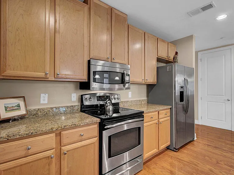 125 Pier View St #205 — Photo 12
