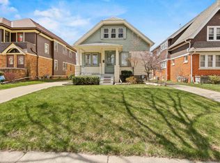 2515 N 62nd St, Wauwatosa, WI 53213