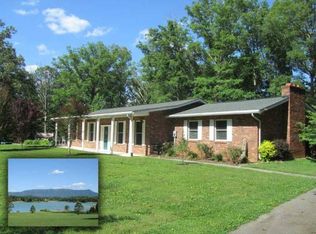 2226 Ted Moore Rd, Dandridge, TN 37725