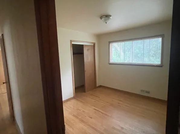 4956 N 52nd St, Milwaukee, WI 53218