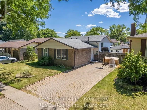 7116 Harriman St, Niagara Falls, ON L2J 3S2