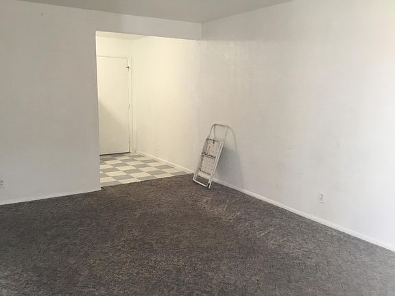 3rd image of 704 Brimhall Pl APT 2