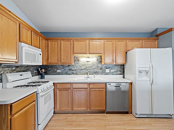 2nd image of 18216 Kirby Dr #18216