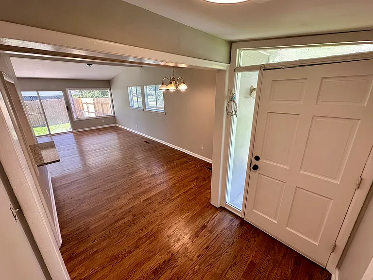 8106 Royal Dr — Photo 10