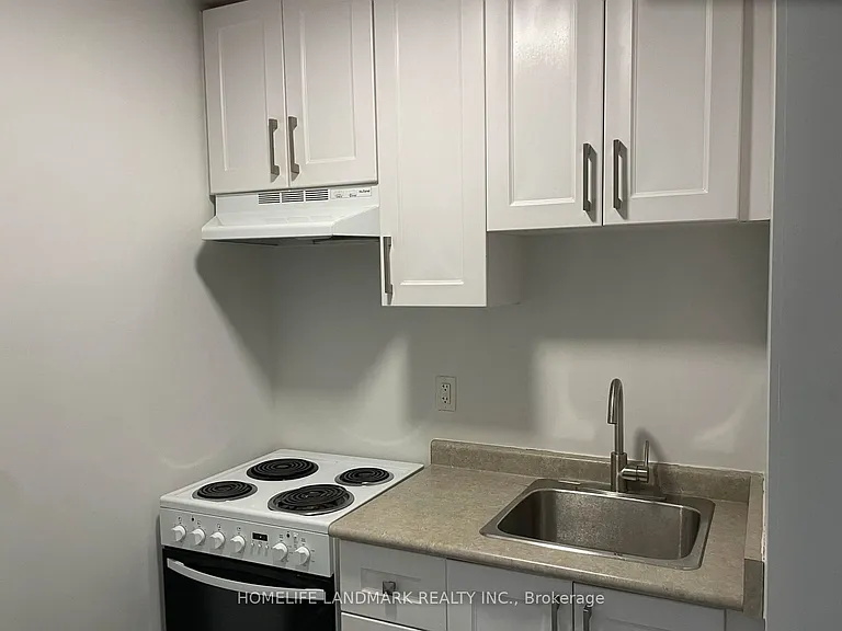 676 Mount Pleasant Rd #102 — Photo 4