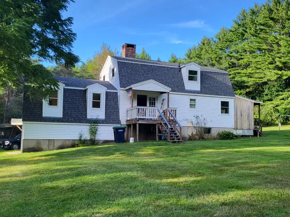 27 Bittersweet Ln, Tilton, NH 03276