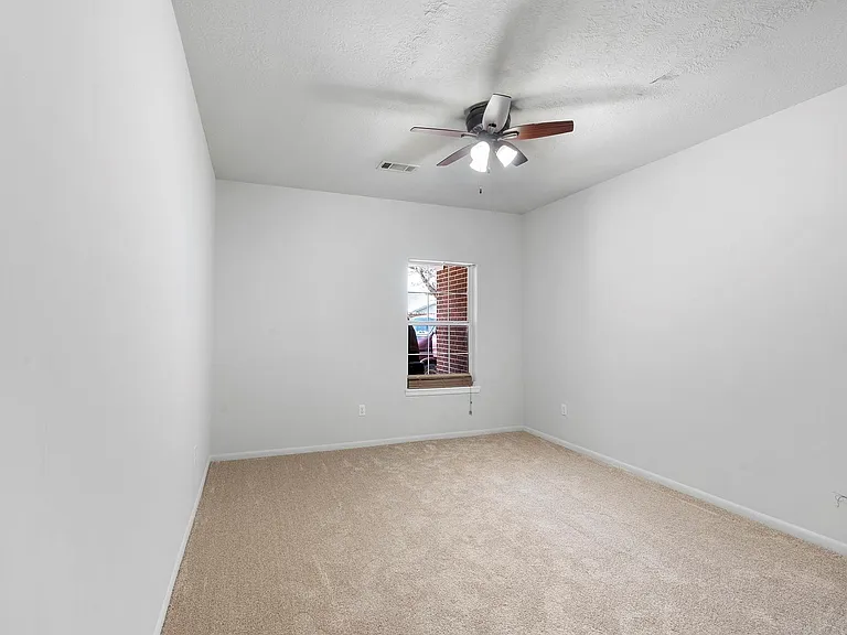1310 E James St #18 — Photo 18