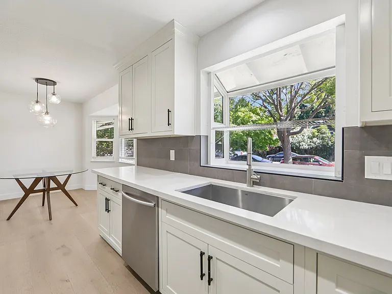 1175 Bodega Dr — Photo 5