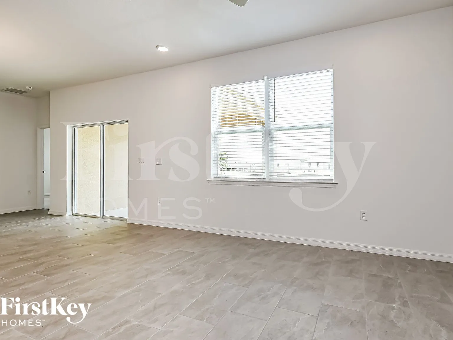 3 bed, 2.0 bath, 1795 sqft, $2,395 — Photo 4