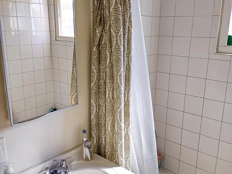 323 Catalpa Ave #3 — Photo 8