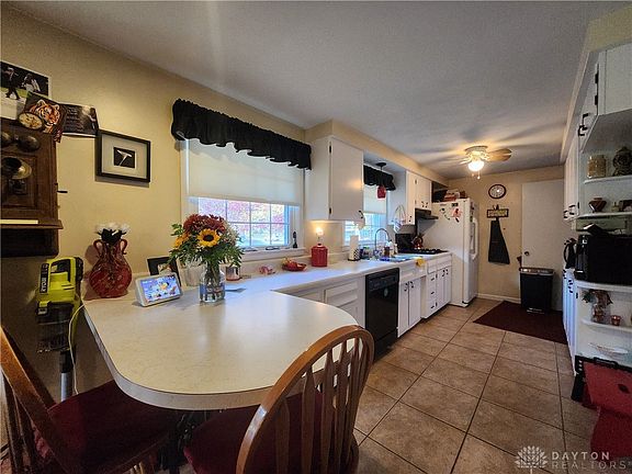2nd image of 5010 Glenmina Dr