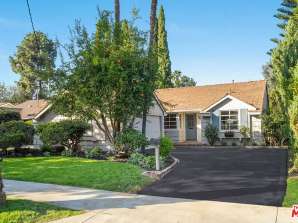 15115 Gilmore St, Van Nuys, CA 91411