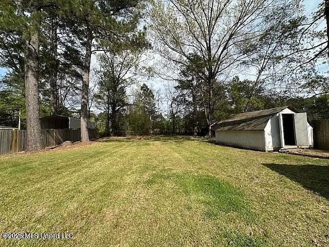 4 bed, 1.5 bath, 1578 sqft, $1,750 — Photo 2