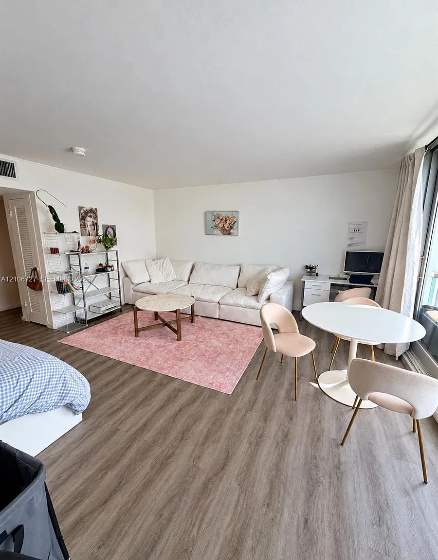 Mirador 1000 Condo — Photo 4