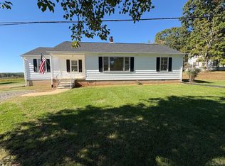 1113 Blue Ridge Dr, Gretna, VA 24557