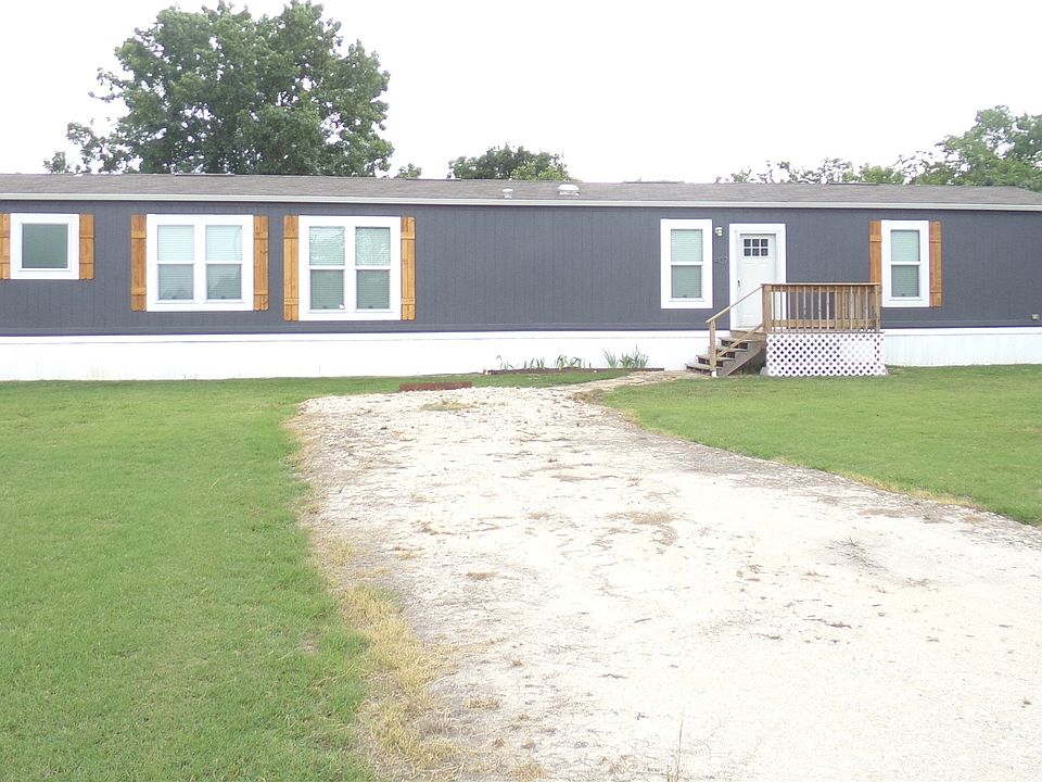 1st image of 407 SE County Road 3040