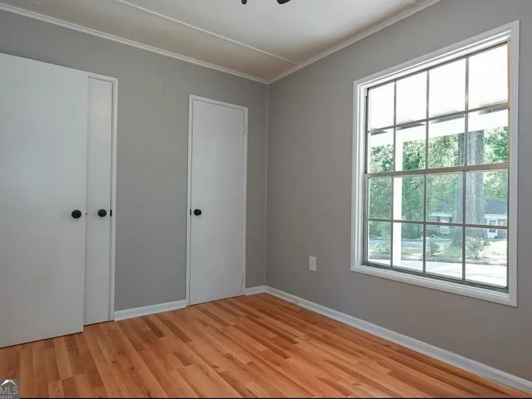 300 Martin Cir — Photo 6