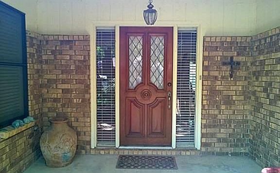 4th image of 2003 Surrey Oaks Dr