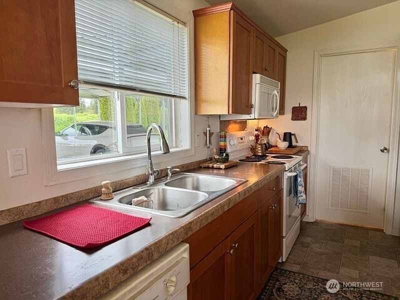 5th image of 473 Gore Road #2