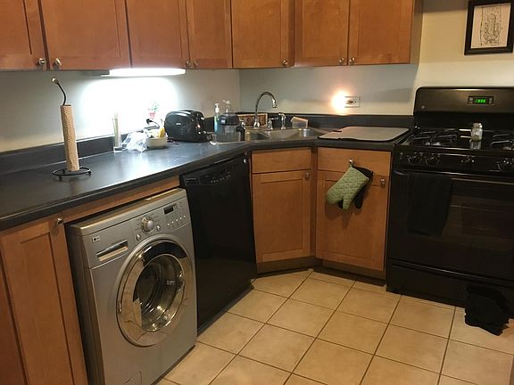 5th image of 1624 N Western Ave #1