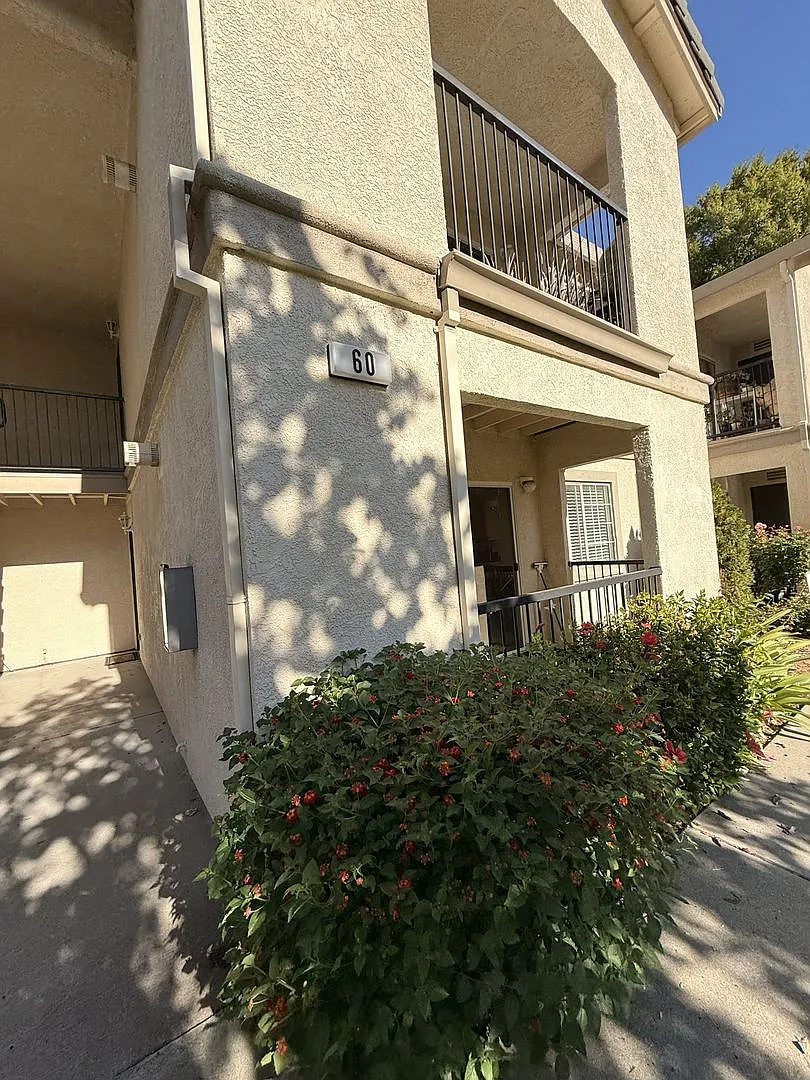 Oak Senior Commons 2 Bedroom, 1 Bath Apartment for Rent — Photo 1
