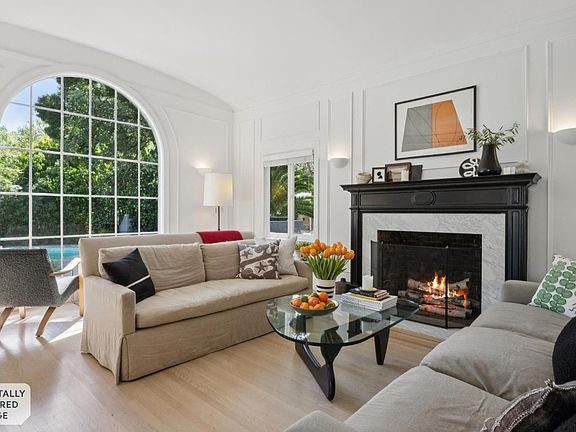 3rd image of 22 Clyde Avenue