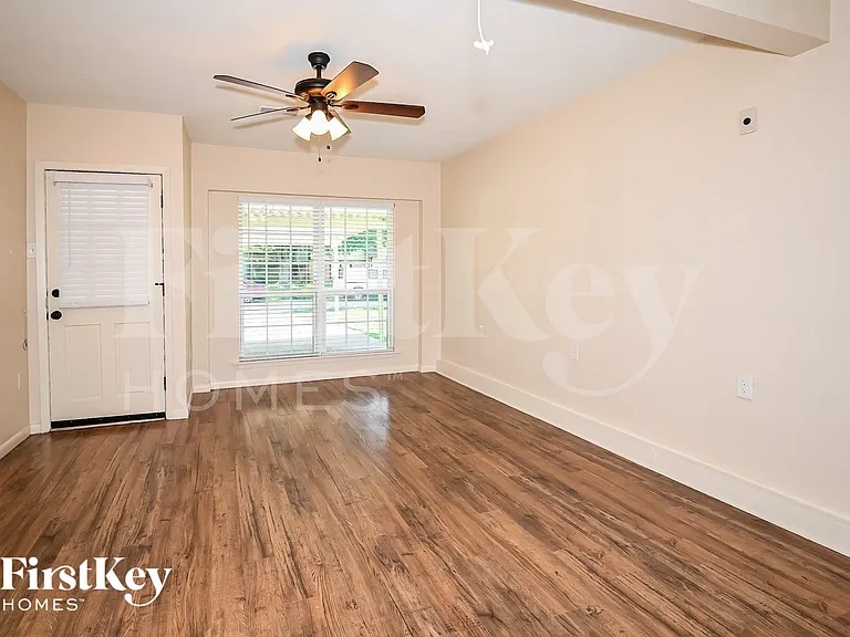 3002 Harlan Dr — Photo 7