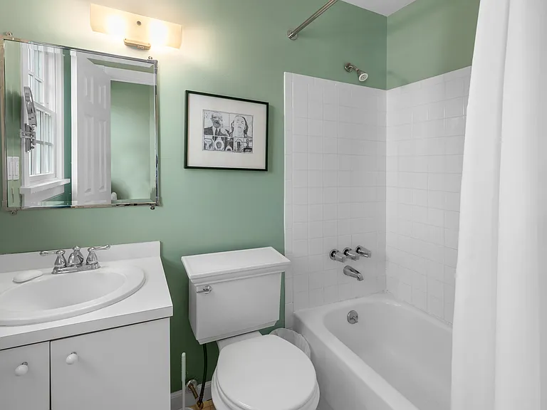 305 Hill St — Photo 31