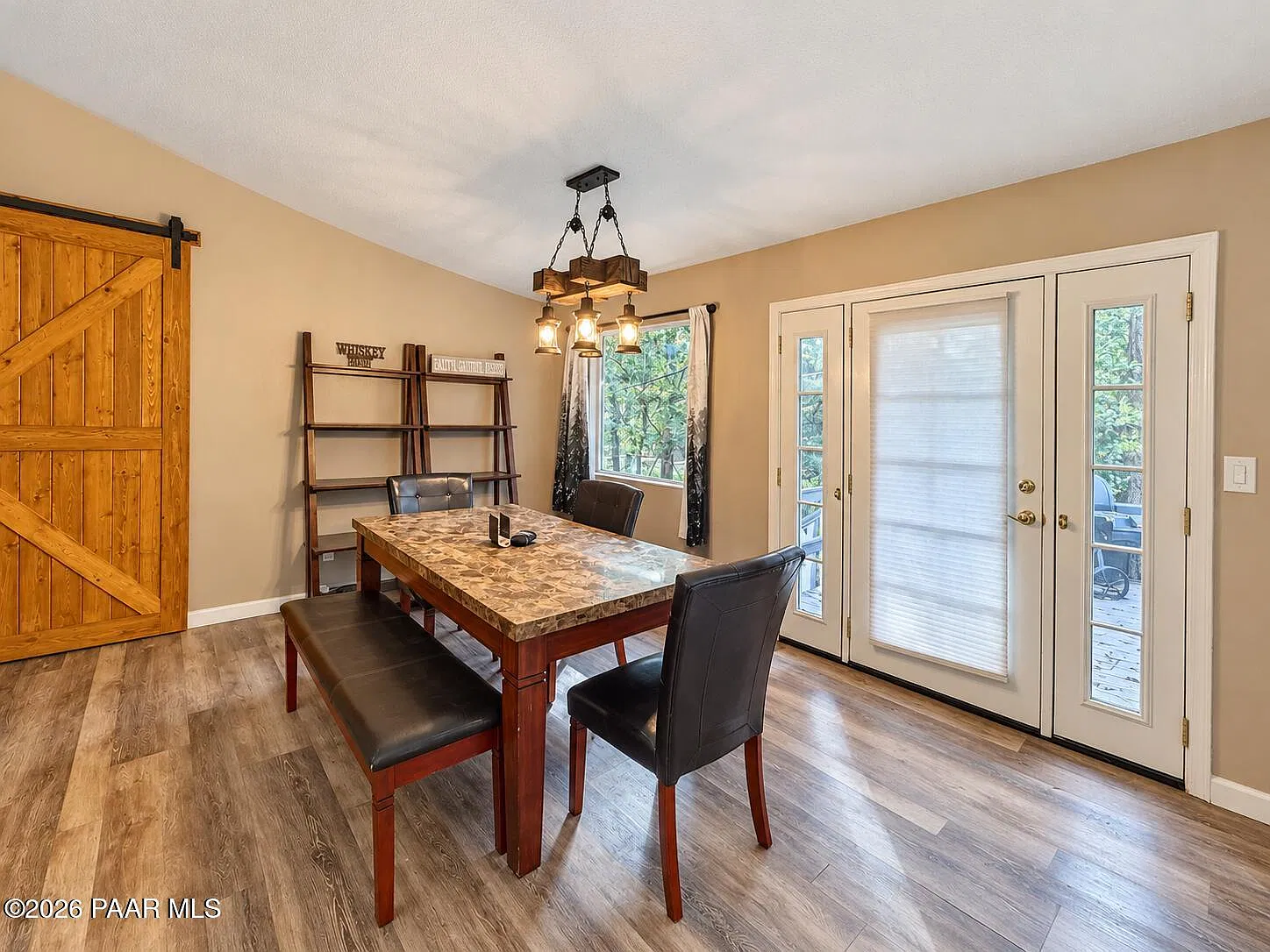 3 bed, 1464 sqft, $2,400 — Photo 4