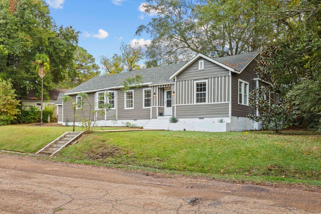 4098 Pine Hill Dr - Property Image